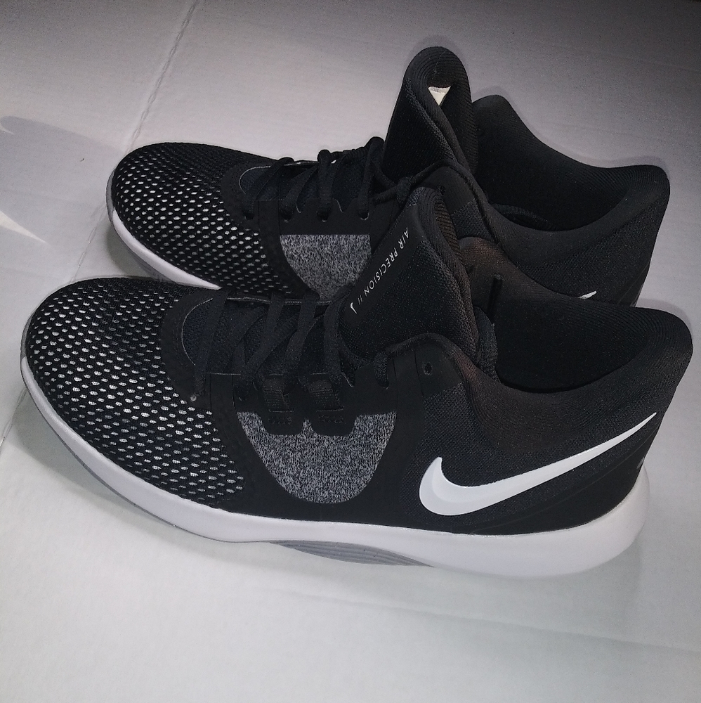 Nike Air Precision 2 mens sneakers size 8 Nwot